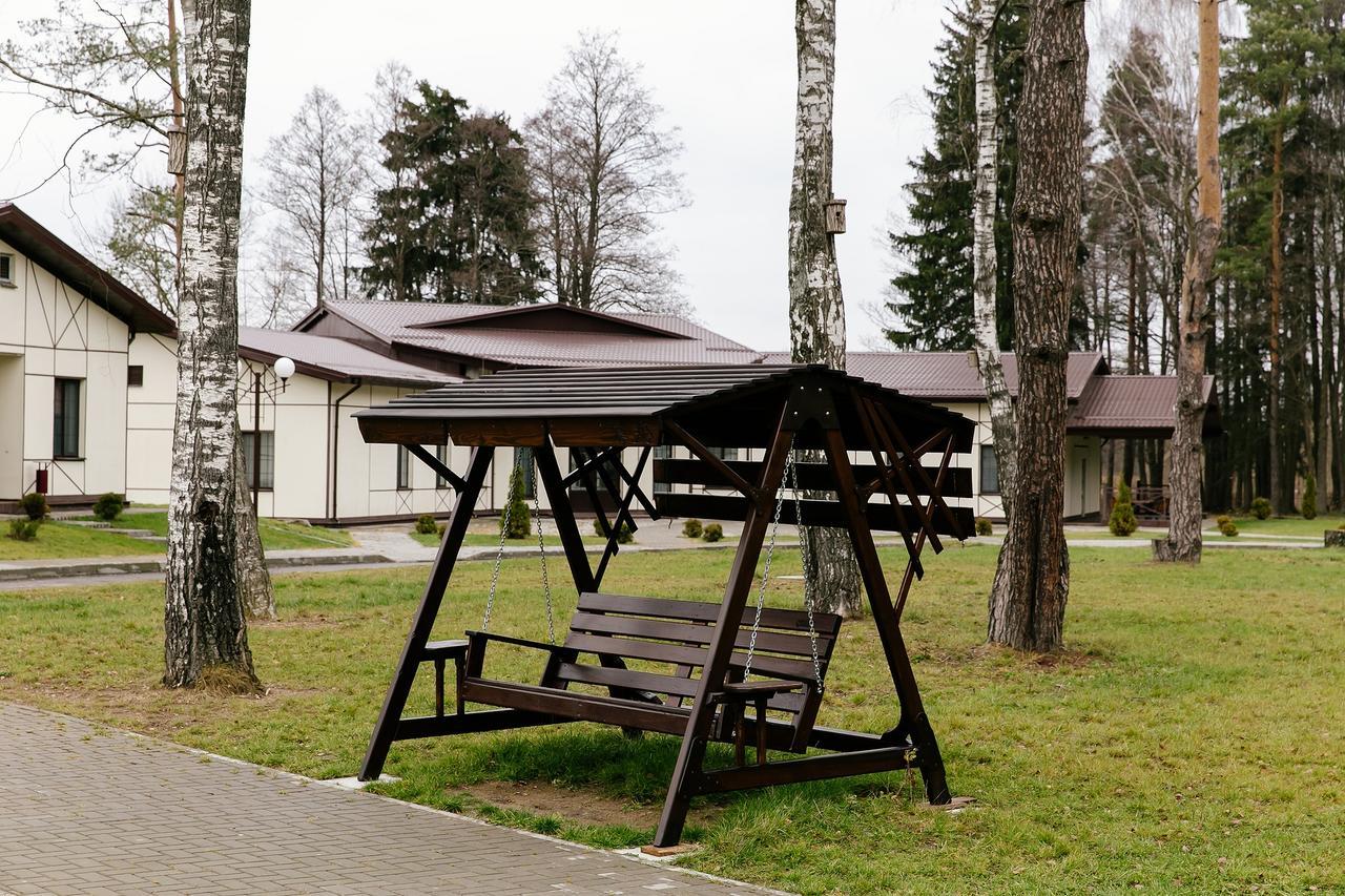 Baza Otdykha Chaika Hotel Zhodzina Esterno foto