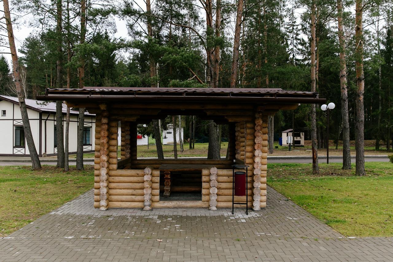 Baza Otdykha Chaika Hotel Zhodzina Esterno foto