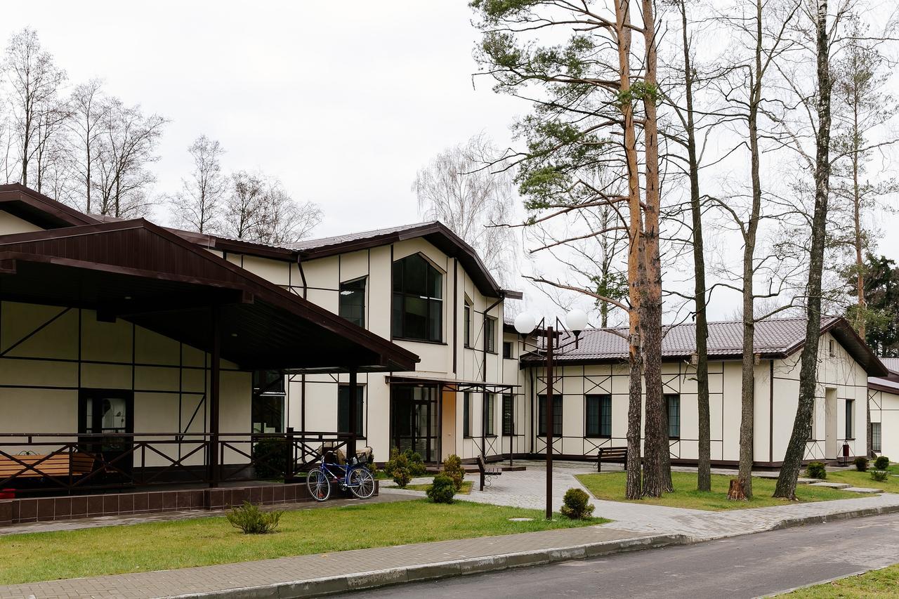 Baza Otdykha Chaika Hotel Zhodzina Esterno foto